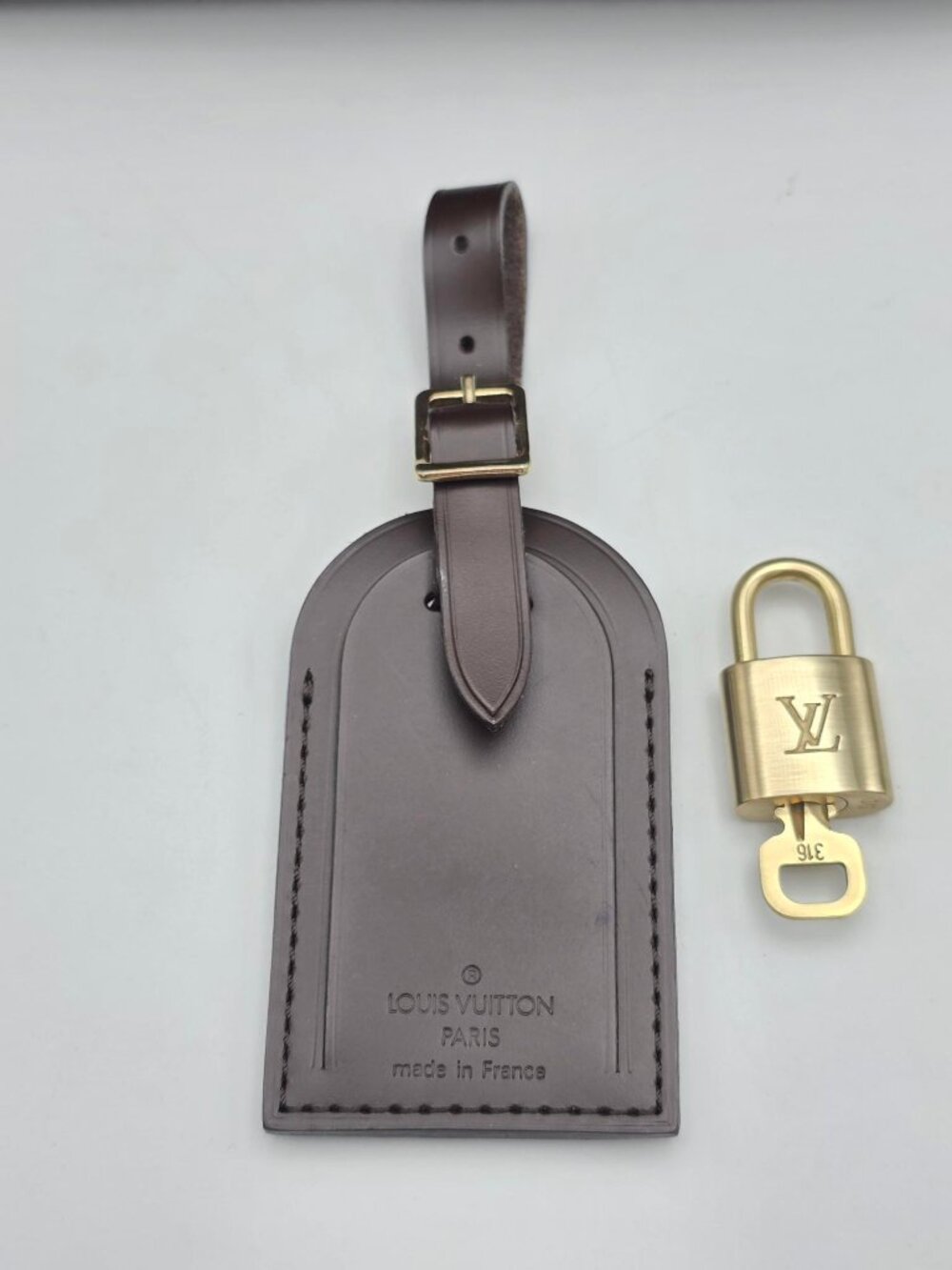 Authentic Louis Vuitton Brown Luggage Tag & Gold Padlock with Key-Made in France - Picture 12 of 14